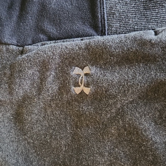 Under Armour Hoodie - Picture 4 of 4